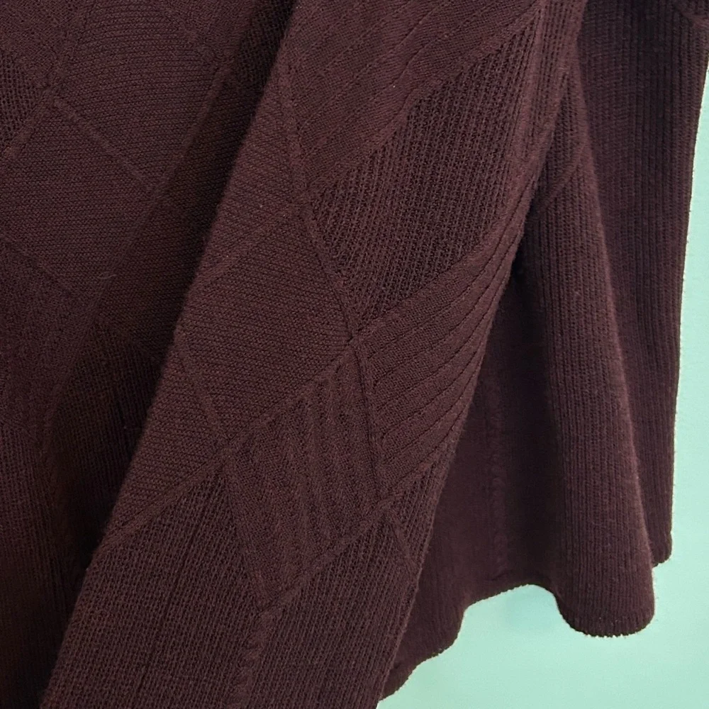 Women's V-Neck Burgundy Sweater - Picture 7 of 9